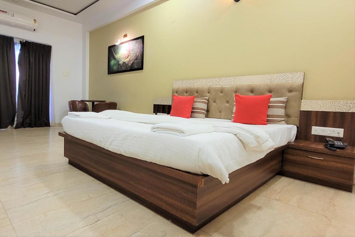 Hotel Om Inn - Talegaon Dabhade - Housity
