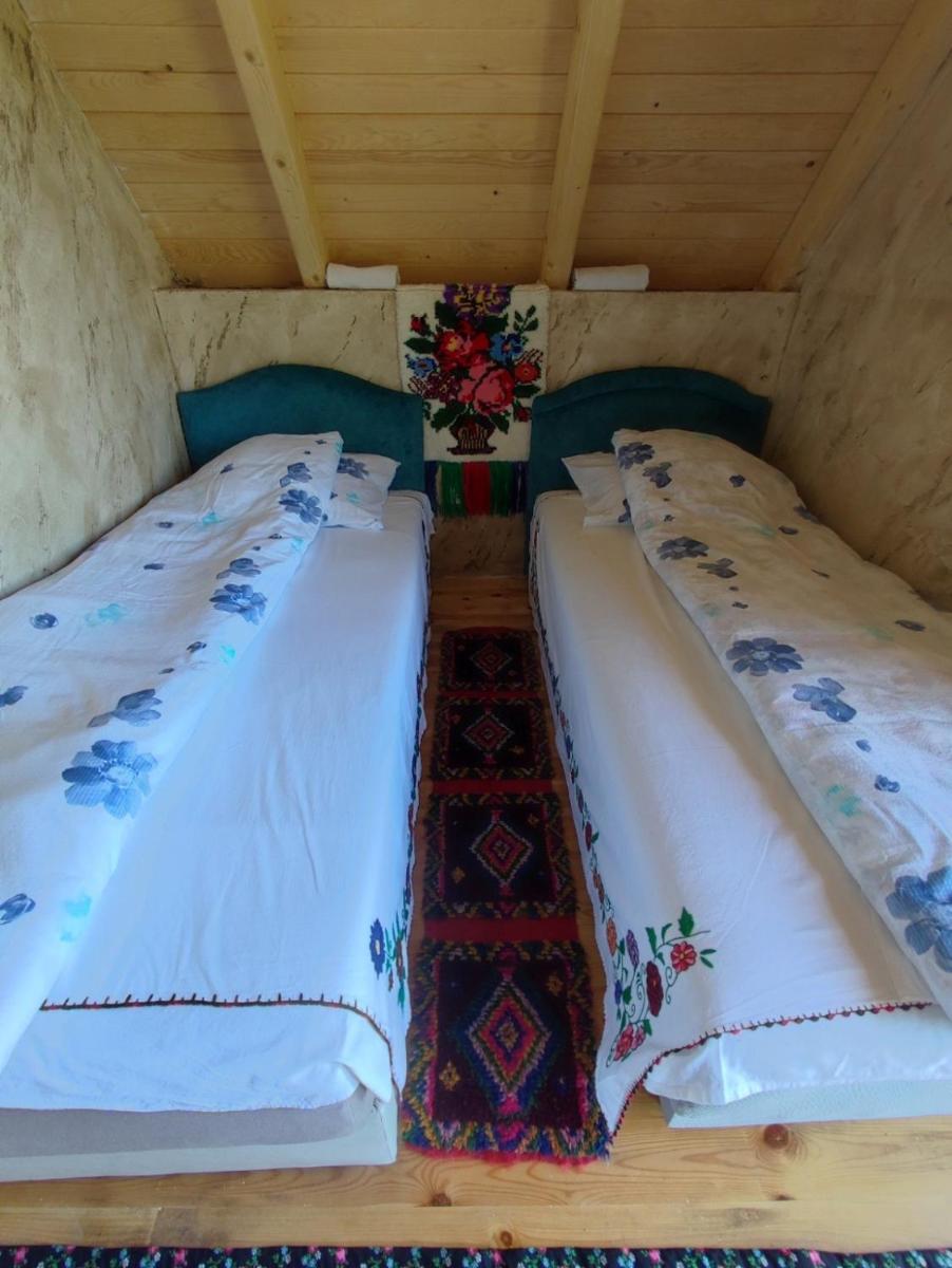 Konak Mara- Komovi - Housity