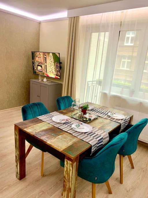 Suitetrails - Brand New, Design Apartment JoJo, OldTown, Balcony