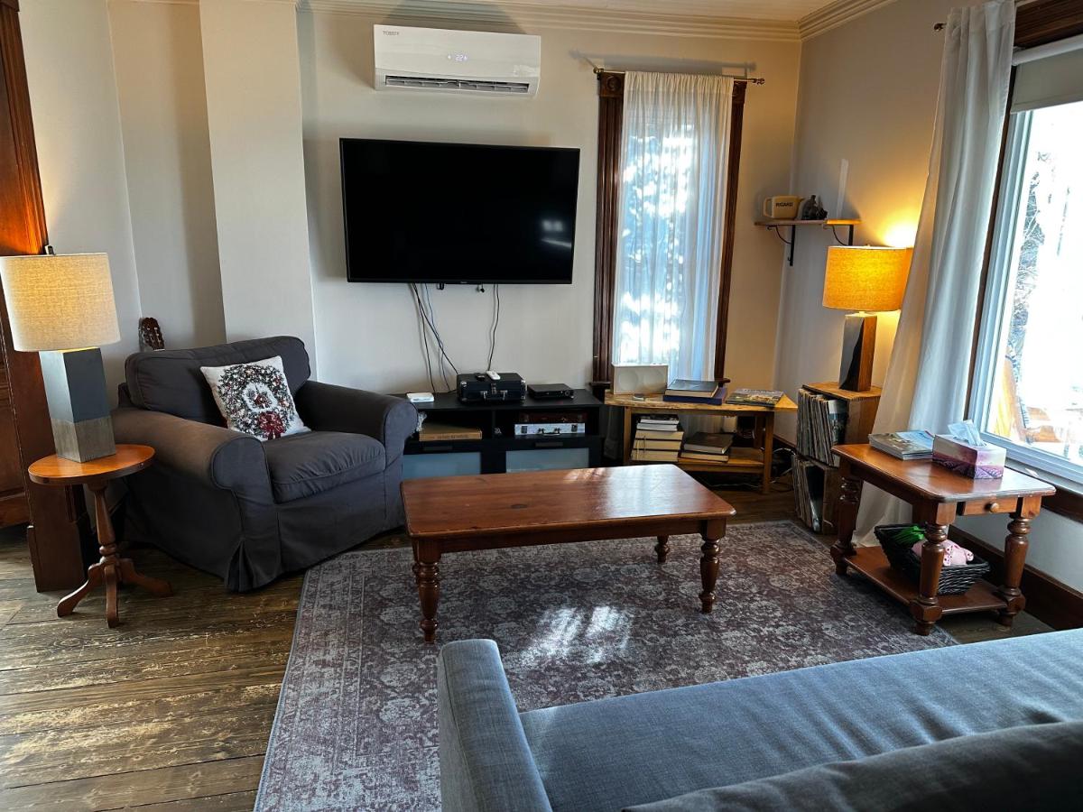 House & loft, pool table, ping-pong, fireplace, AC - Housity