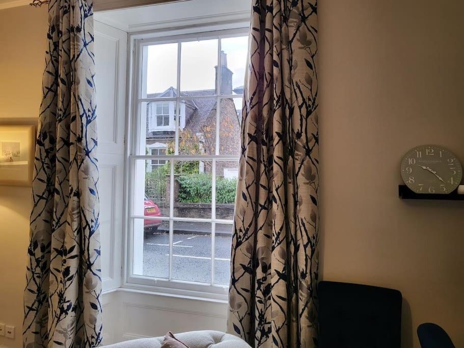 Suitetrails - Georgian townhouse in centre of Perth