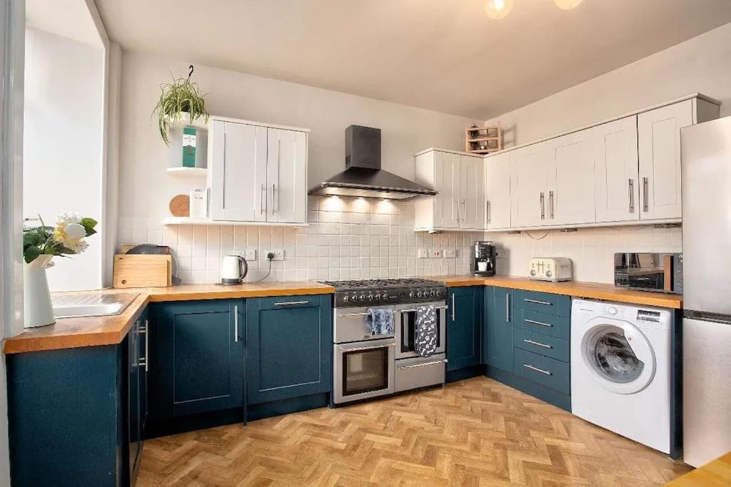 Suitetrails - Georgian townhouse in centre of Perth