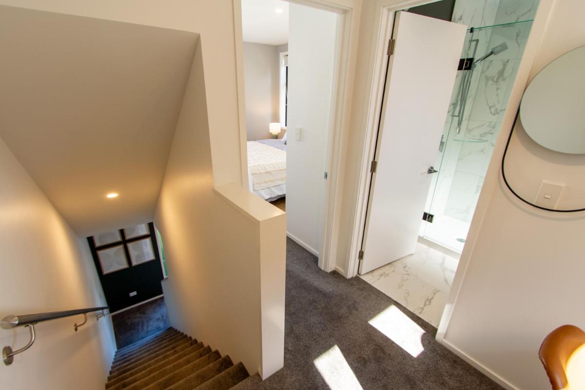 New Boutique Central Sanctuary near Latimer Square - Housity