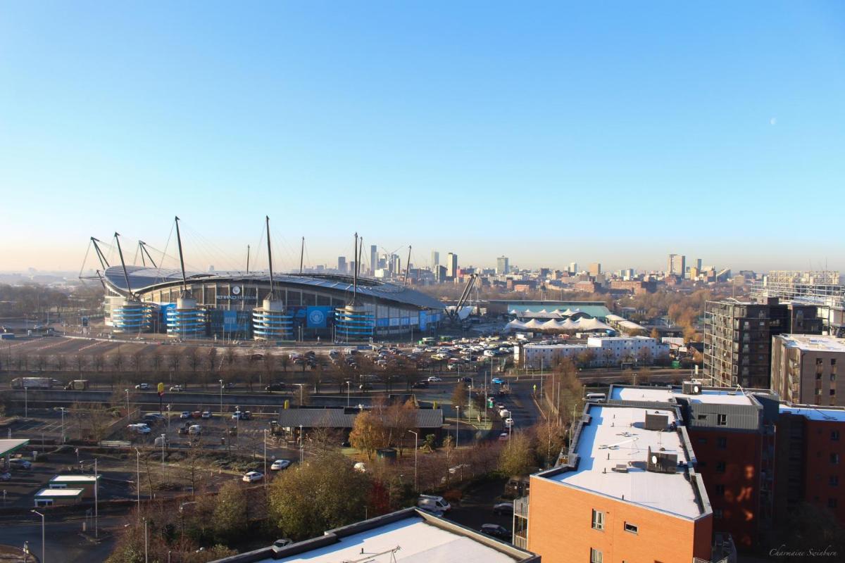 Modern 1BR apt near Etihad Stadium w parking - Housity