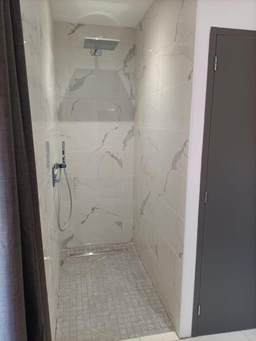 Logement entier Bourg Collonges la Rouge - Housity