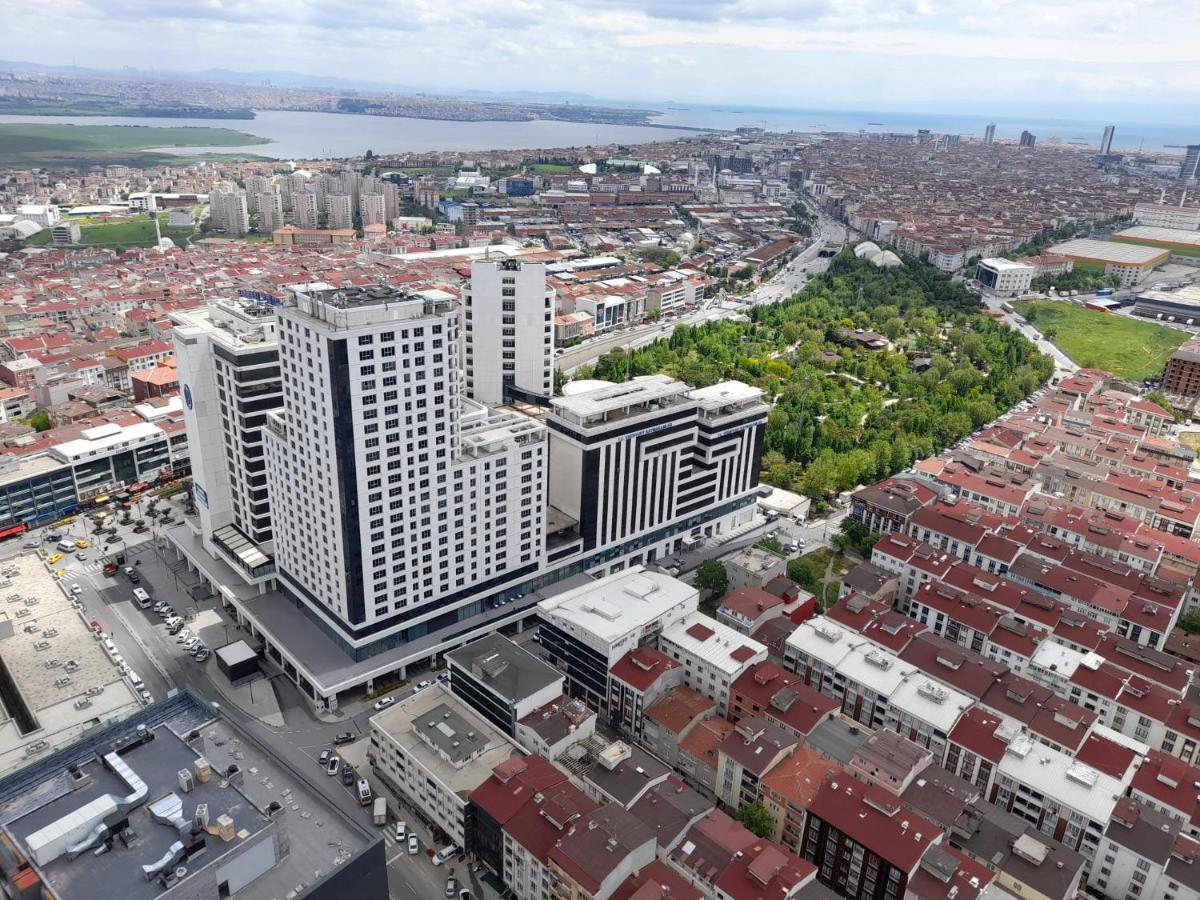 sea and lake view, modern building, luxurious furniture, residential complex, top floor - Housity