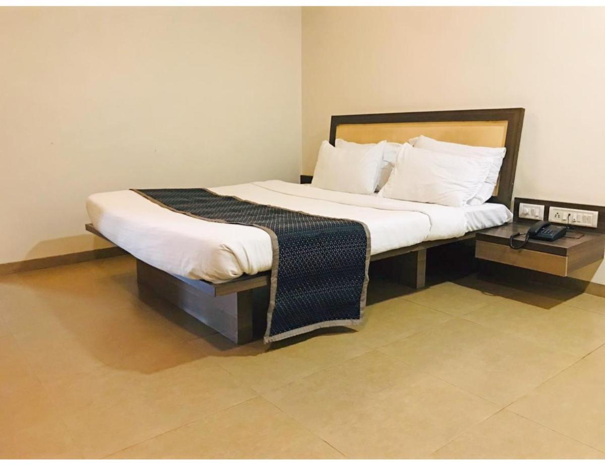 Green Valley Resort, Khanvel - Housity