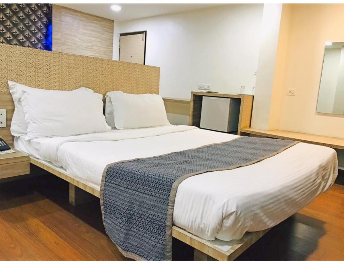 Green Valley Resort, Khanvel - Housity