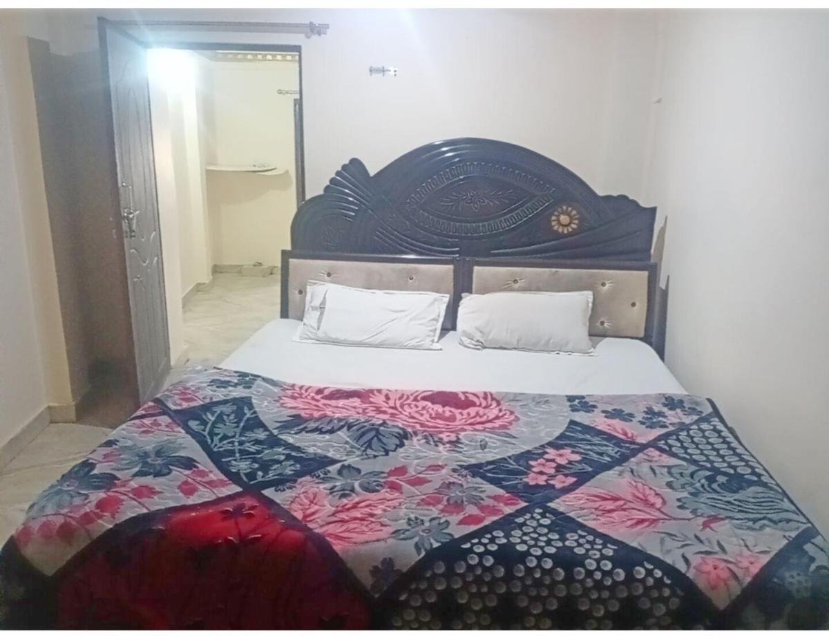 Shri Siddhi Vinayak Guest House, Ayodhya - Housity
