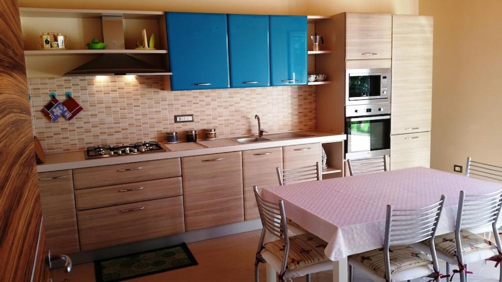 Detached house with garden - Housity