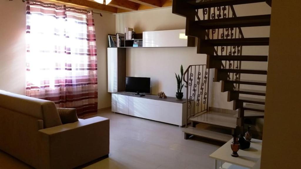 Detached house with garden - Housity
