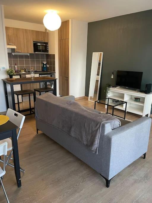 Lormont- 2 PERSONNES - GRANDE TERRASSE - Housity