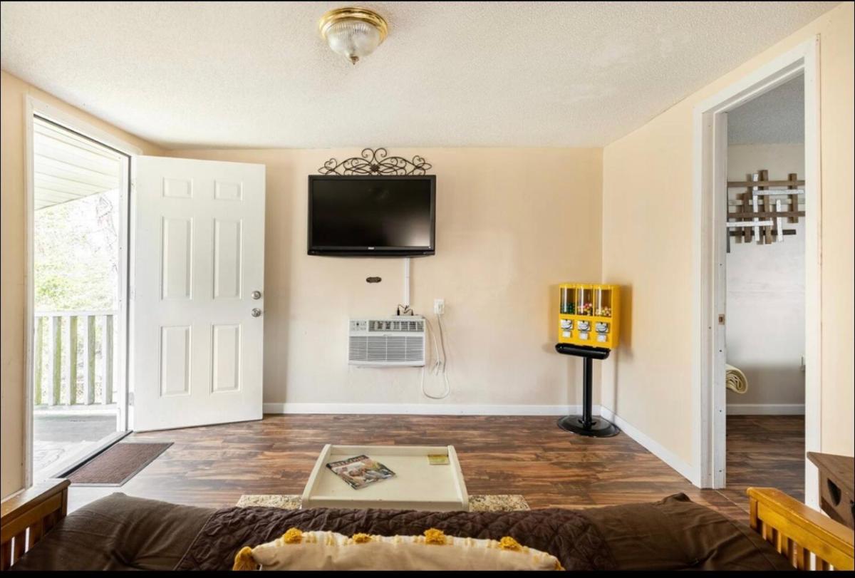 Little Piece of the Farm - Housity