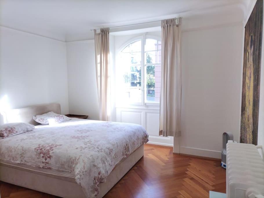 Suitetrails - 2 bedrooms, 1 living room in Lausanne City center with free parking subject to availability