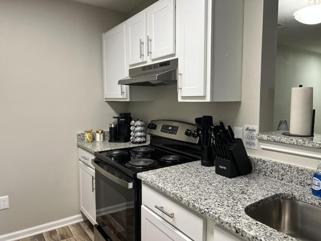 Quiet Nashville Apartment with free parking - Housity