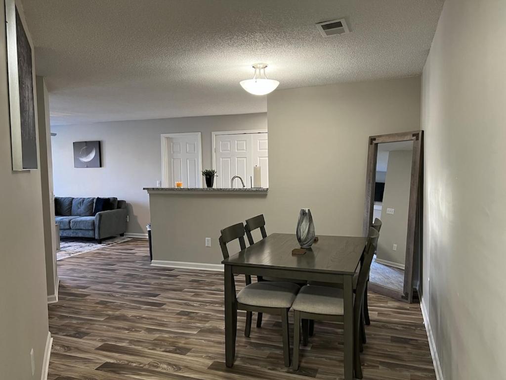 Quiet Nashville Apartment with free parking - Housity