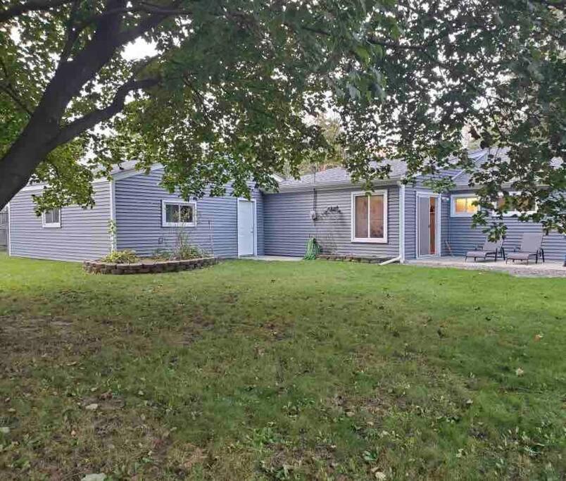 Your Cozy Clarkston Home Away From Home - Housity