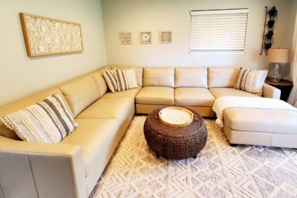 *New* Charming Clarkston Home Away from Home - Housity