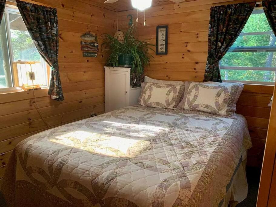 Middle Pond Cabin- Direct ATV & Snowmobile Access - Housity