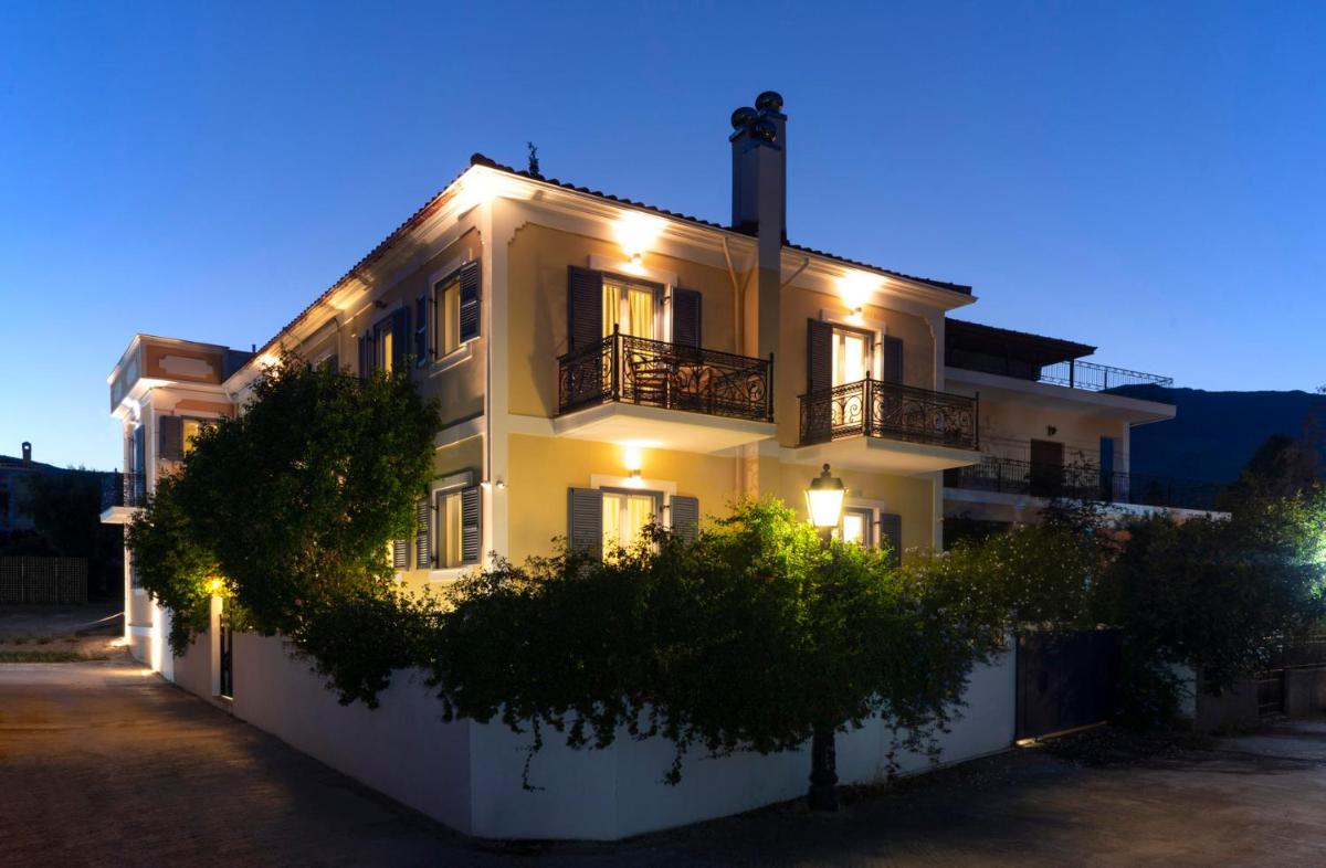 Nautilus Luxury Suites - Housity