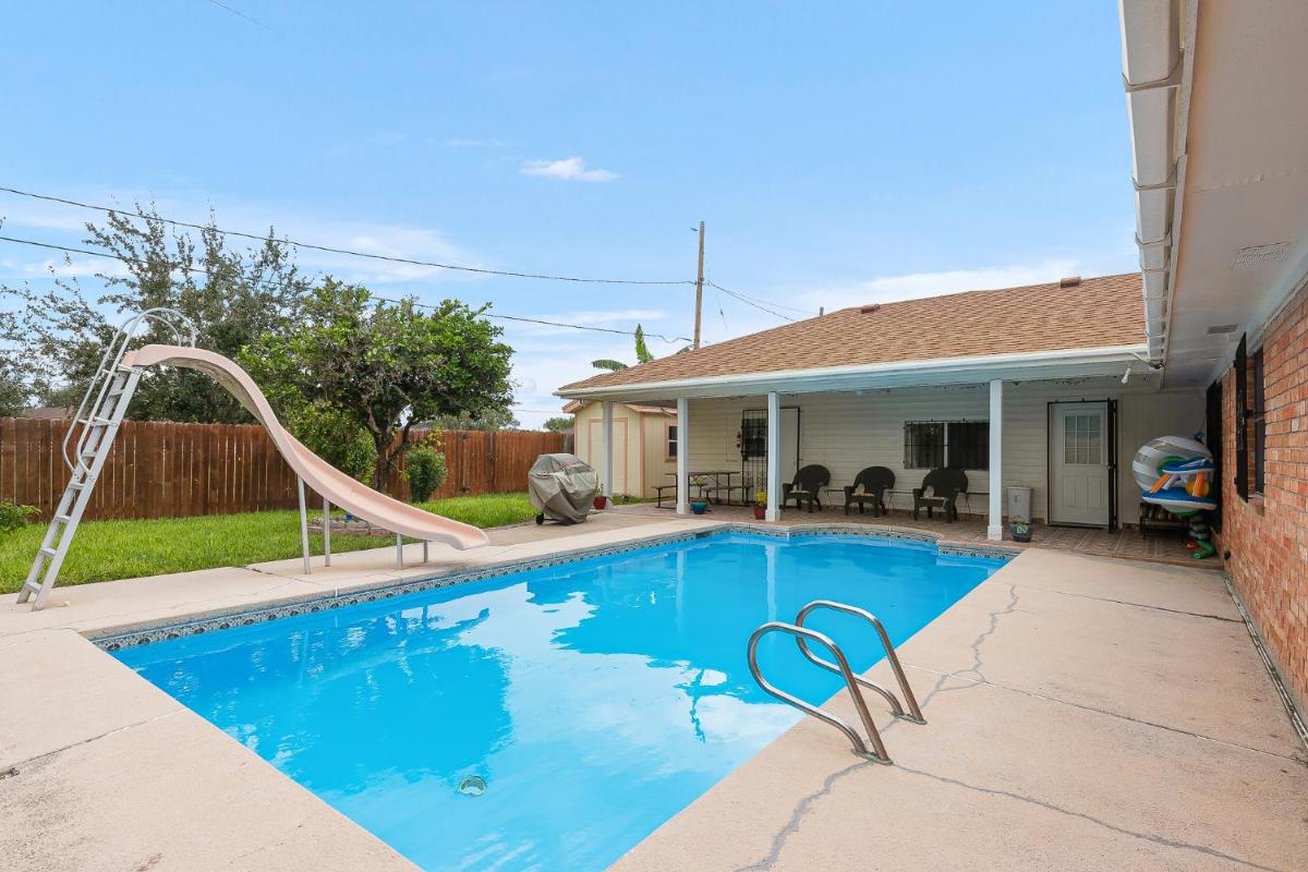 Fully Furnished 4 Bed 3 Bath Home with Pool - Housity