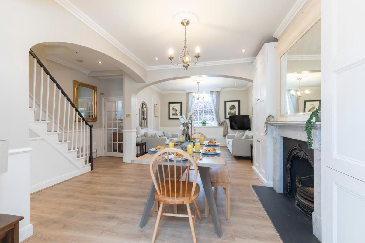 Beautiful 4 Bedroom Home - Housity