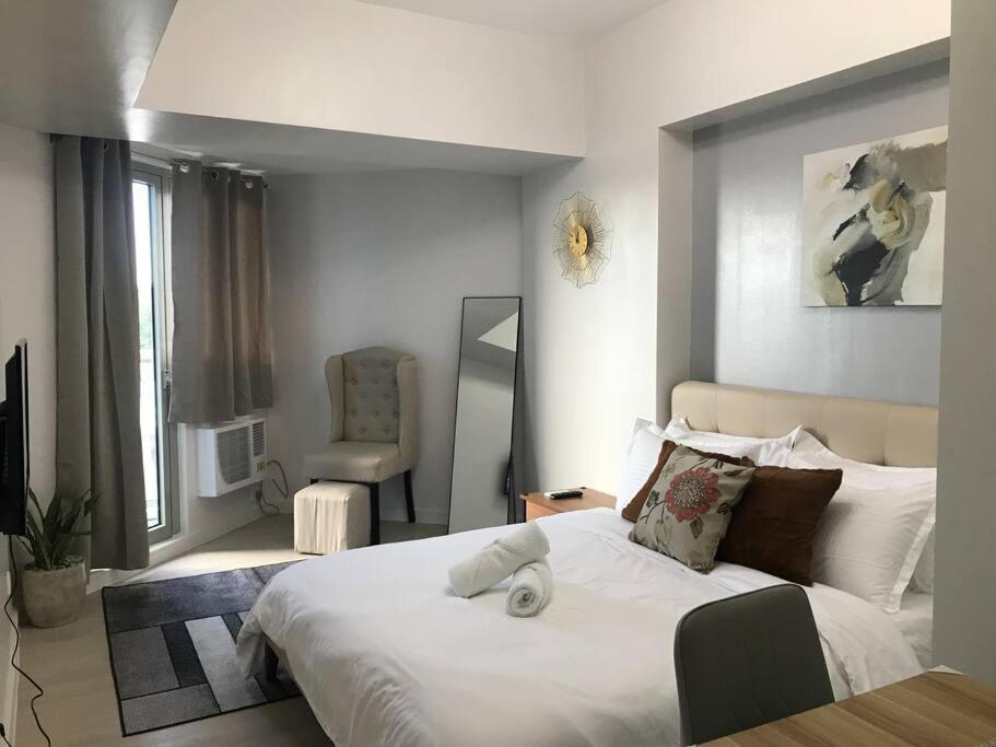 Fully Furnished Studio at Azure North - Housity