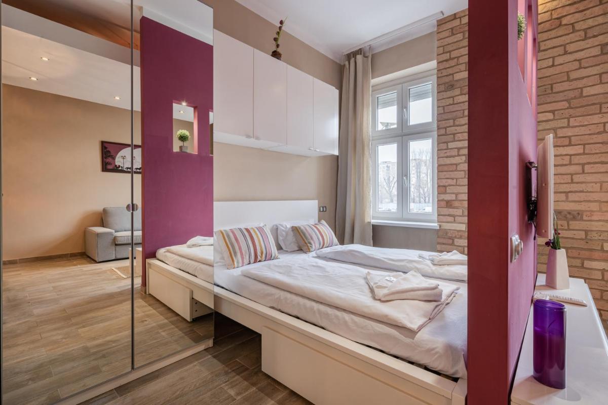 Suitetrails - Pink Secrets Apartment