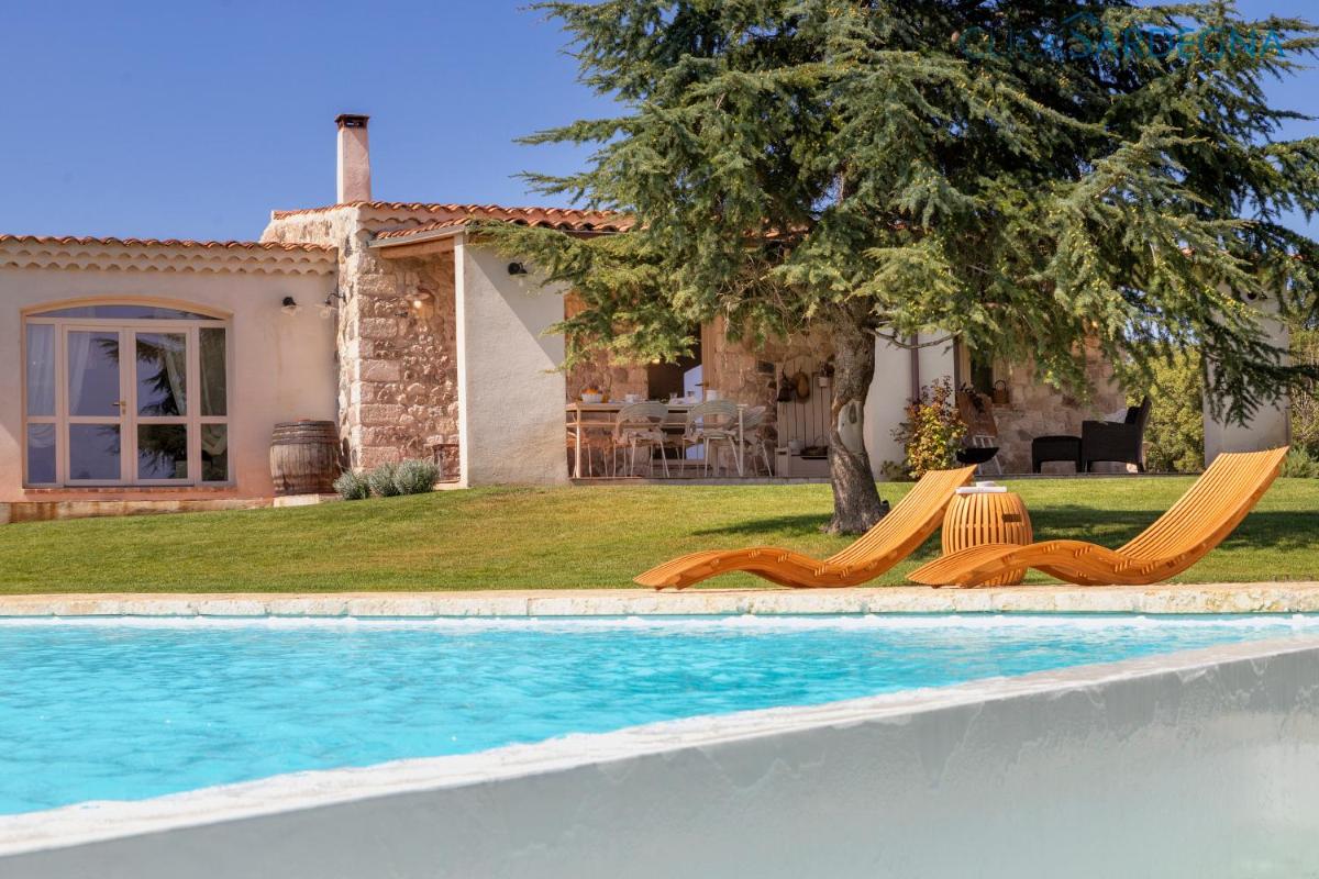 Suitetrails - Wine Estates Shardana Luxury Cottage With Pool and Spa on request
