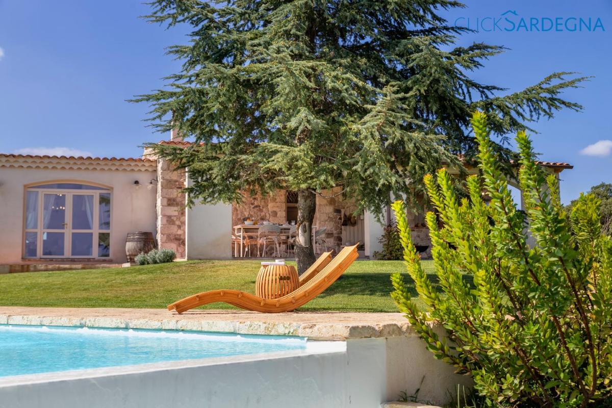 Suitetrails - Wine Estates Shardana Luxury Cottage With Pool and Spa on request