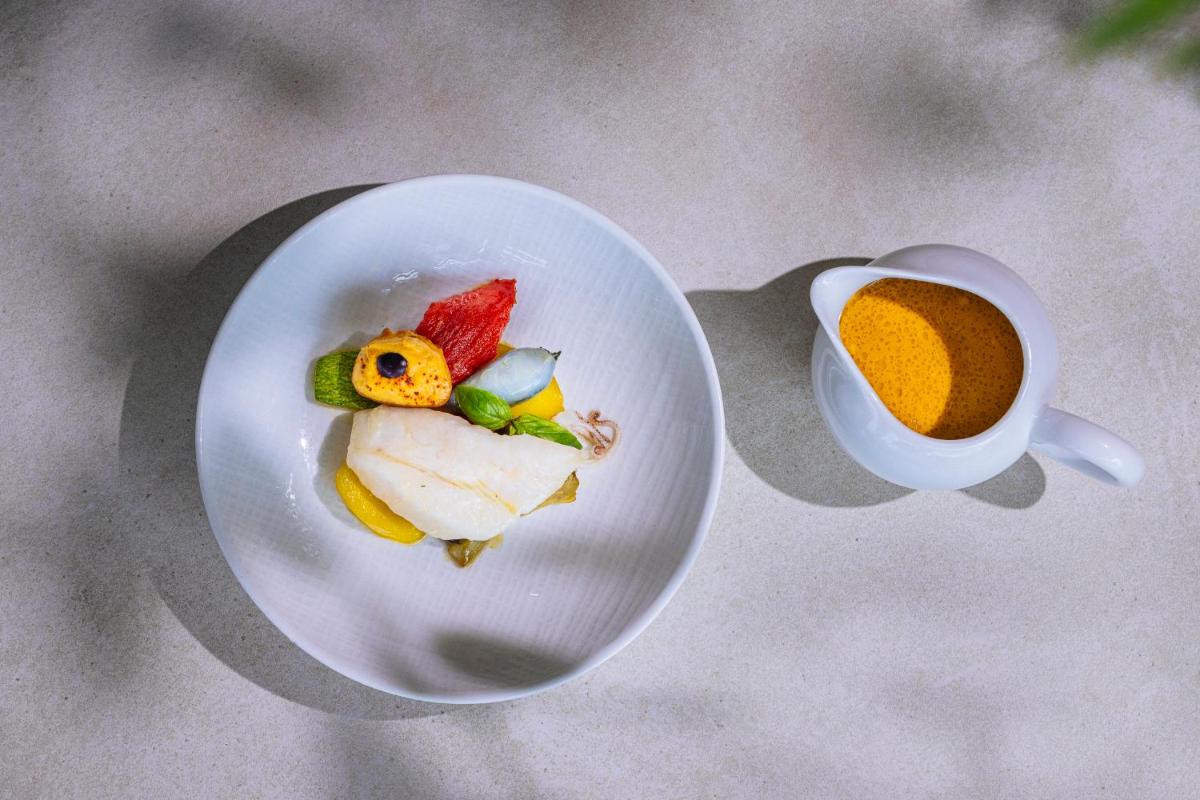 Hôtel & Restaurant Alain Llorca - Housity