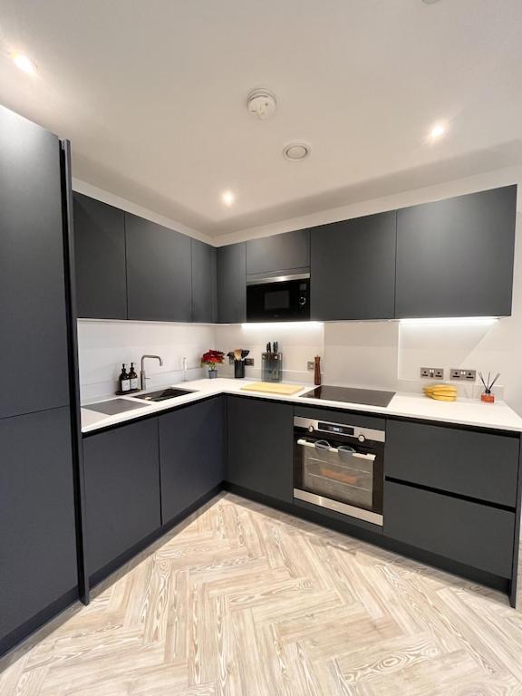 Stylish 1BR Apartment Next To Hampstead Heath - Housity