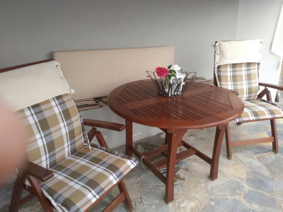 Athena's Guest House - Housity