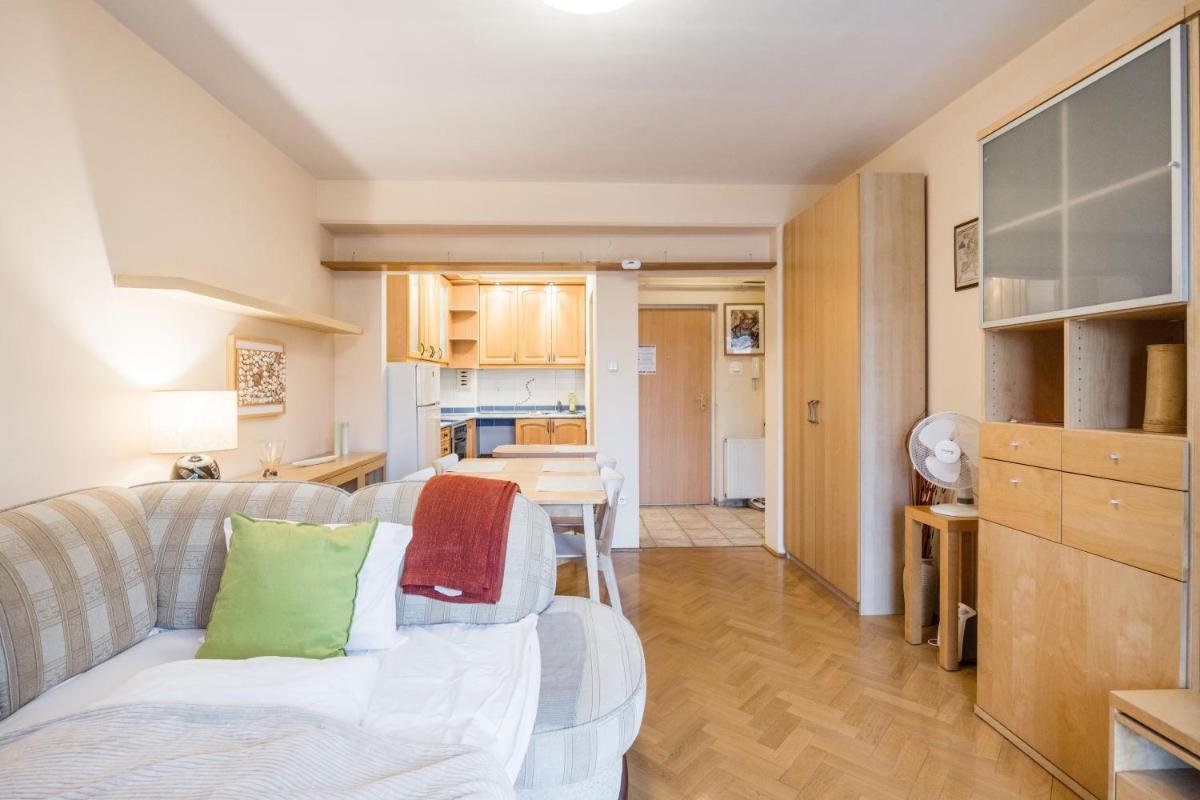 Citadel Manor Apartment - Housity