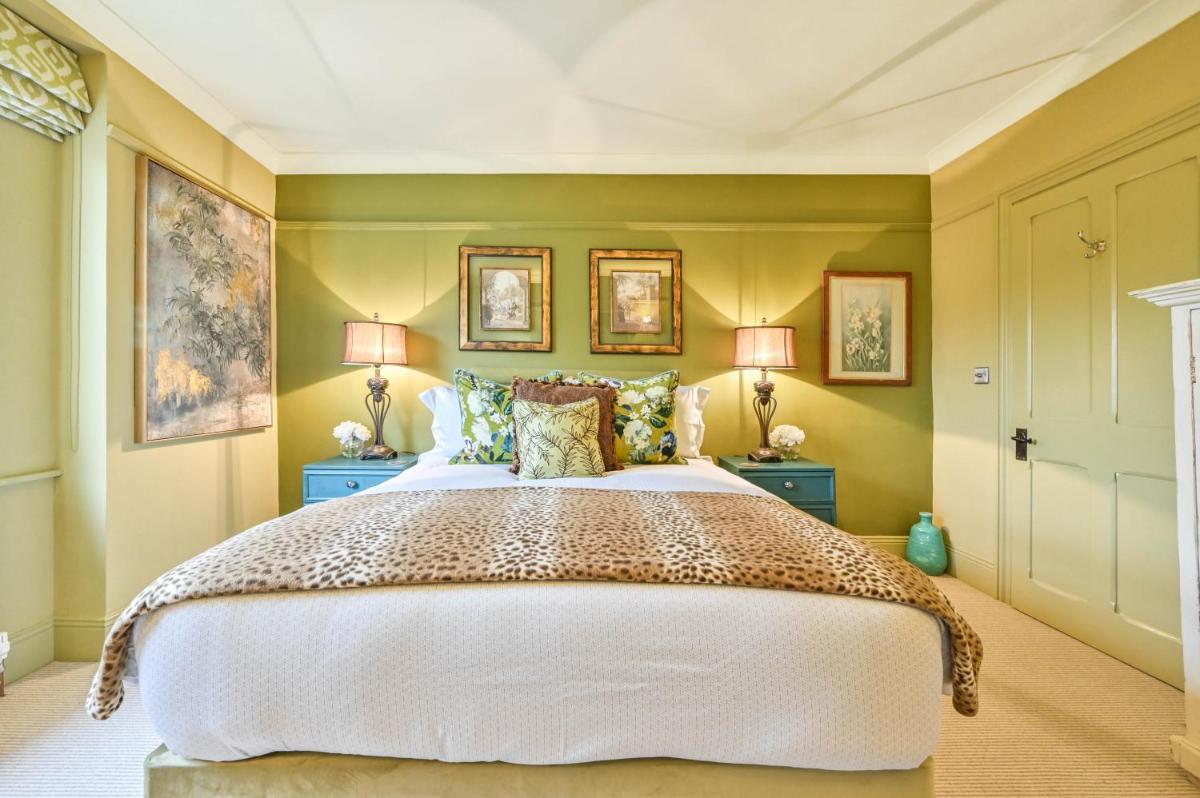 Luxury Townhouse with parking near Bars and Restuarants - Housity