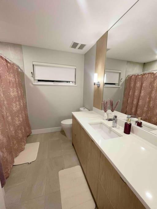 Lux 4-bed home in Tsawwassen - Housity