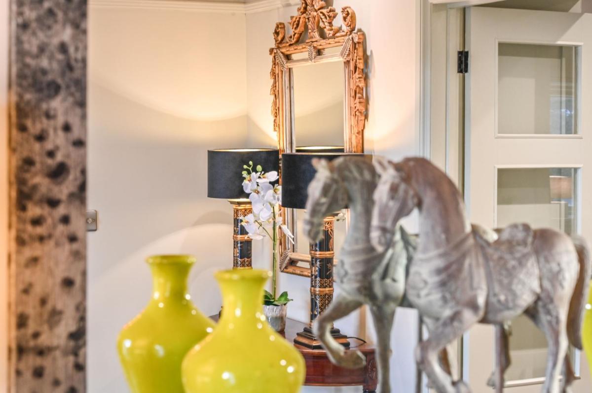 Luxury Townhouse for two close to Restaurants and Bars and minutes from Dartmoor - Housity