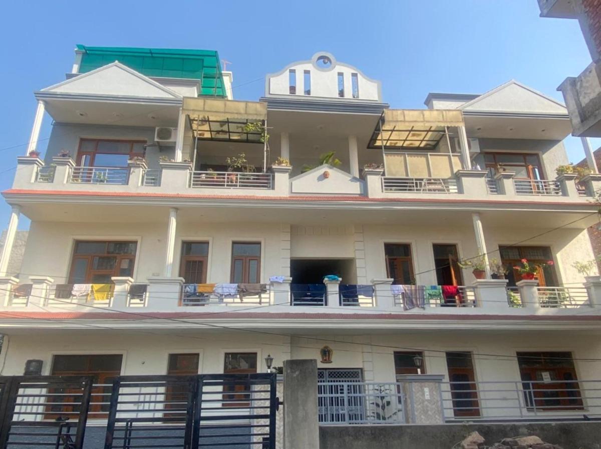 Suitetrails - Negi Lodge Chandigarh