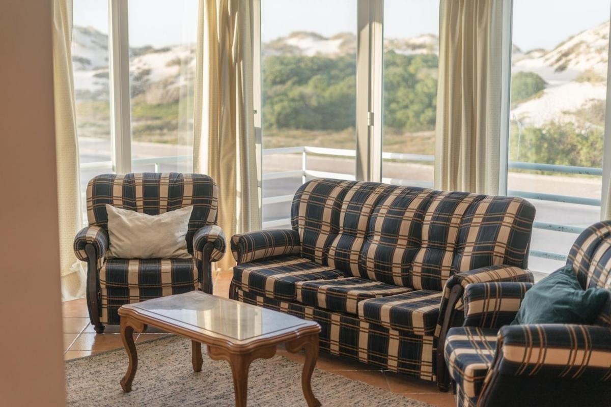 Best Houses 09 - Peniche Steps from The Beach - Housity