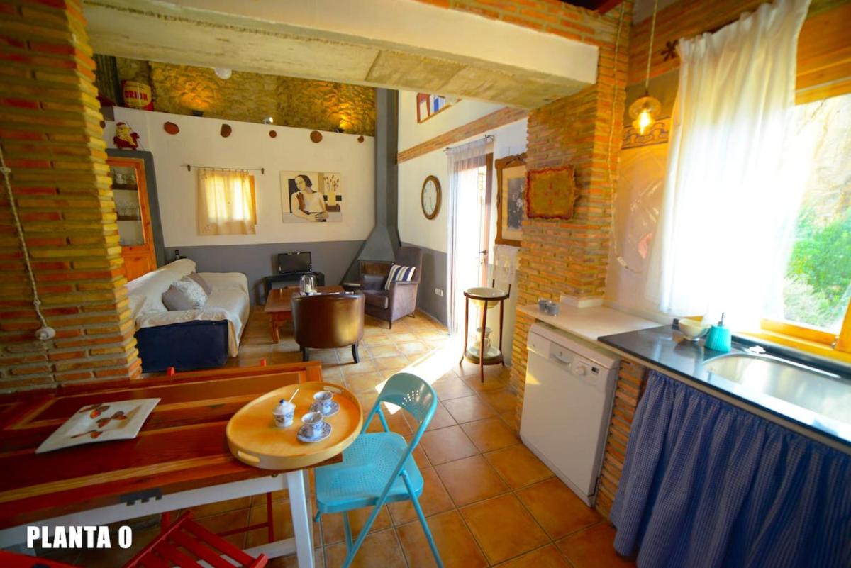 3 bedrooms house with furnished terrace and wifi at Chulilla - Housity