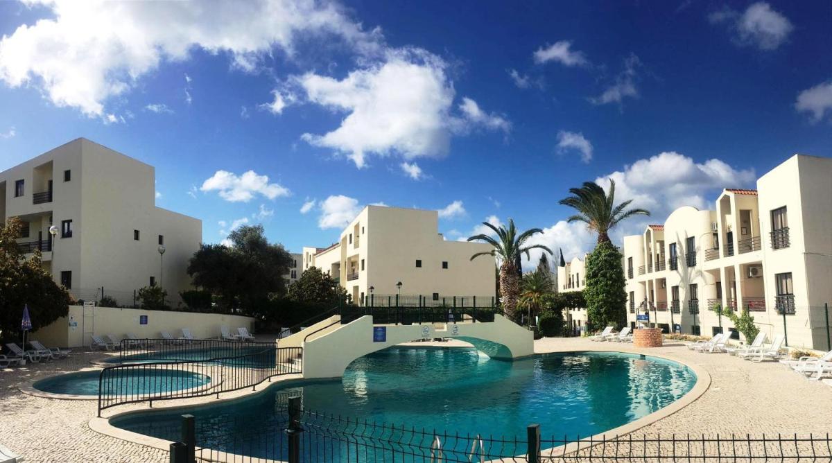 Clube Alvorférias - Housity