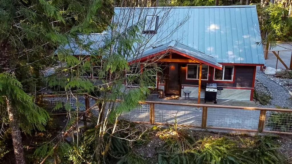 Rusty Bridge River Lodge - Housity