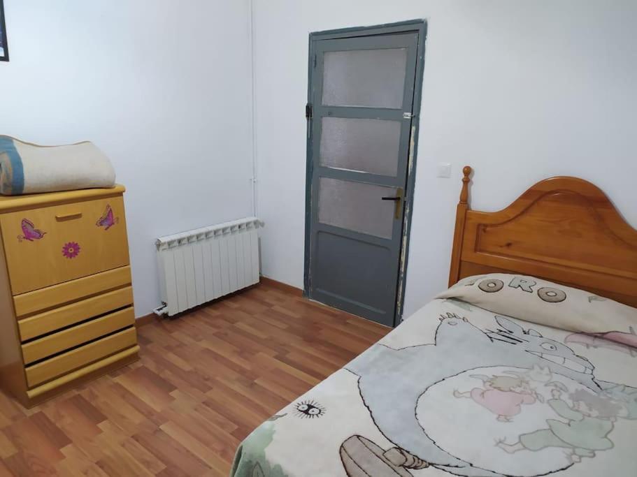 Amplio piso en centro con balcón - Housity