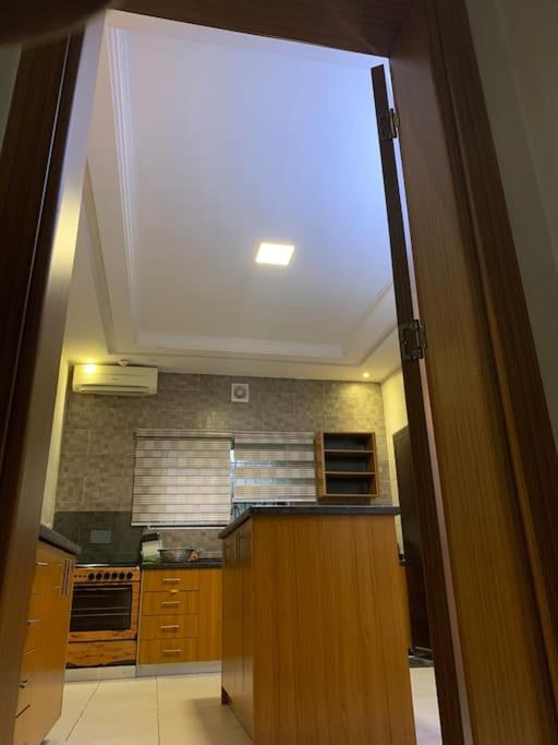 Suitetrails - Serviced 3 Bedroom Rental with Pool and Gym