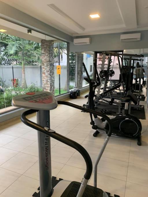 Suitetrails - Serviced 3 Bedroom Rental with Pool and Gym