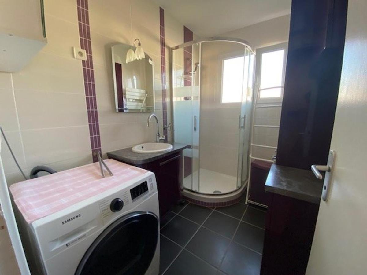 Appartement T3 Royan, proche de la plage, balcon, dernière étage, cuisine équipée, parking facile - FR-1-494-124 - Housity