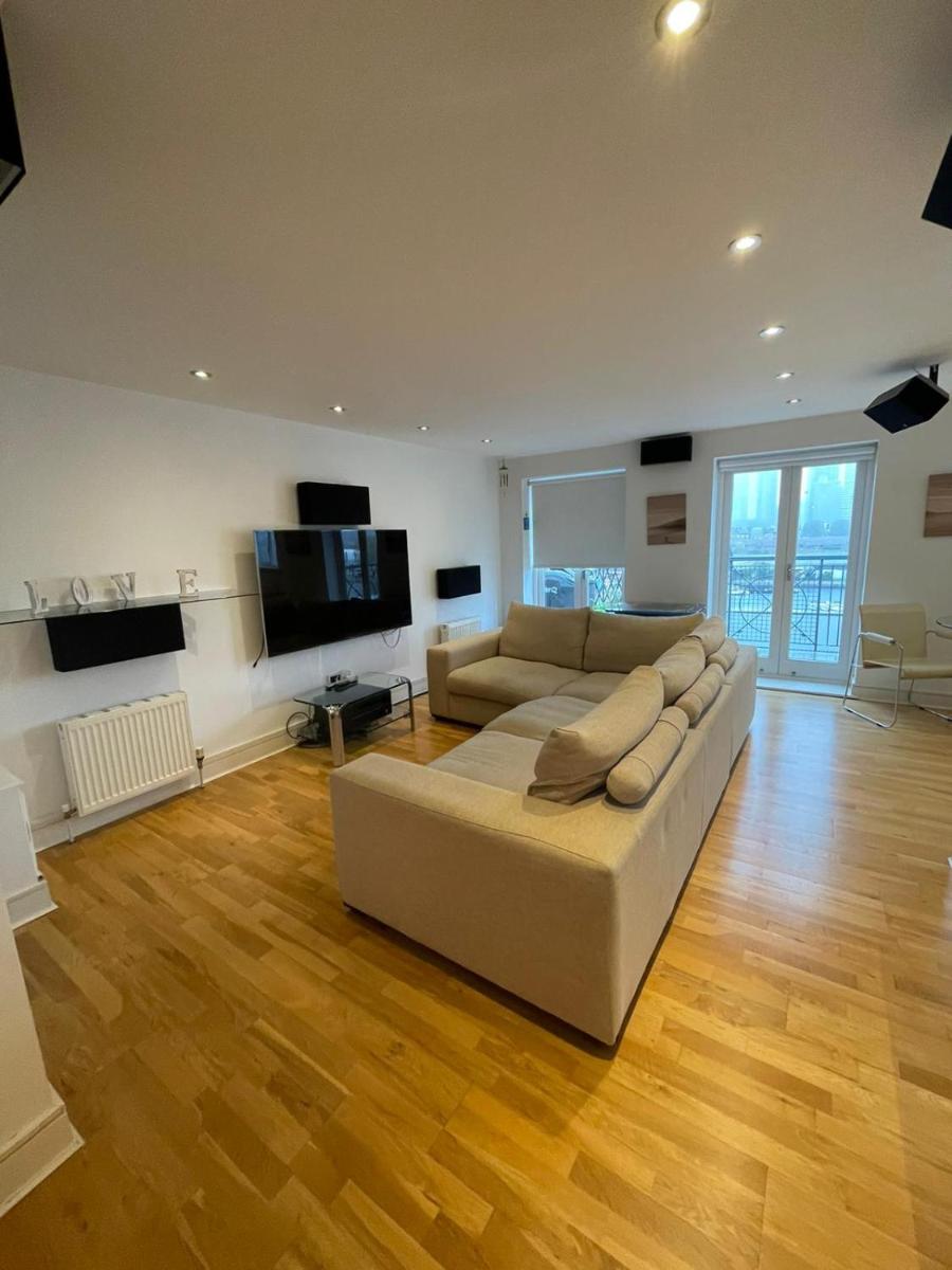 Laconic & Modern Apartment close to Canary Wharf - Housity
