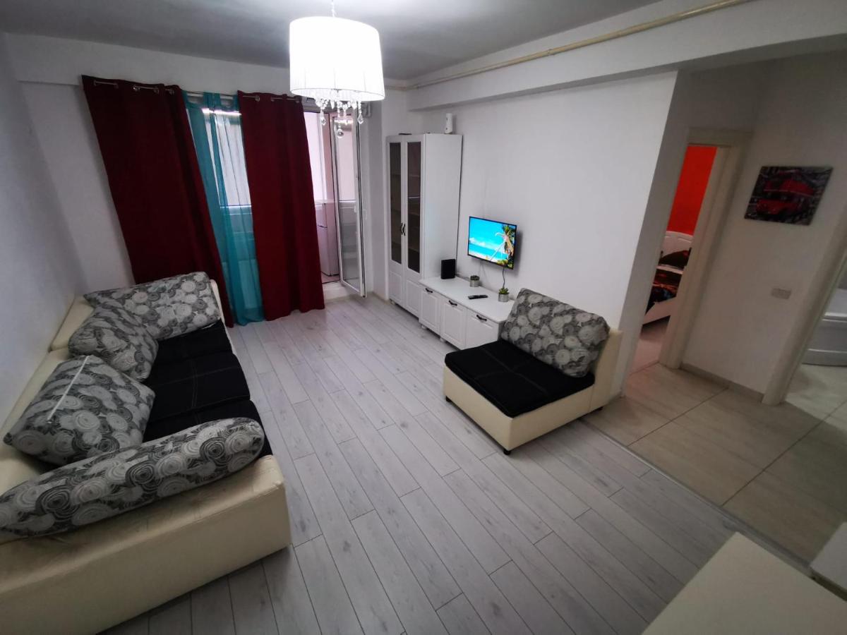 Suitetrails - White Apartment