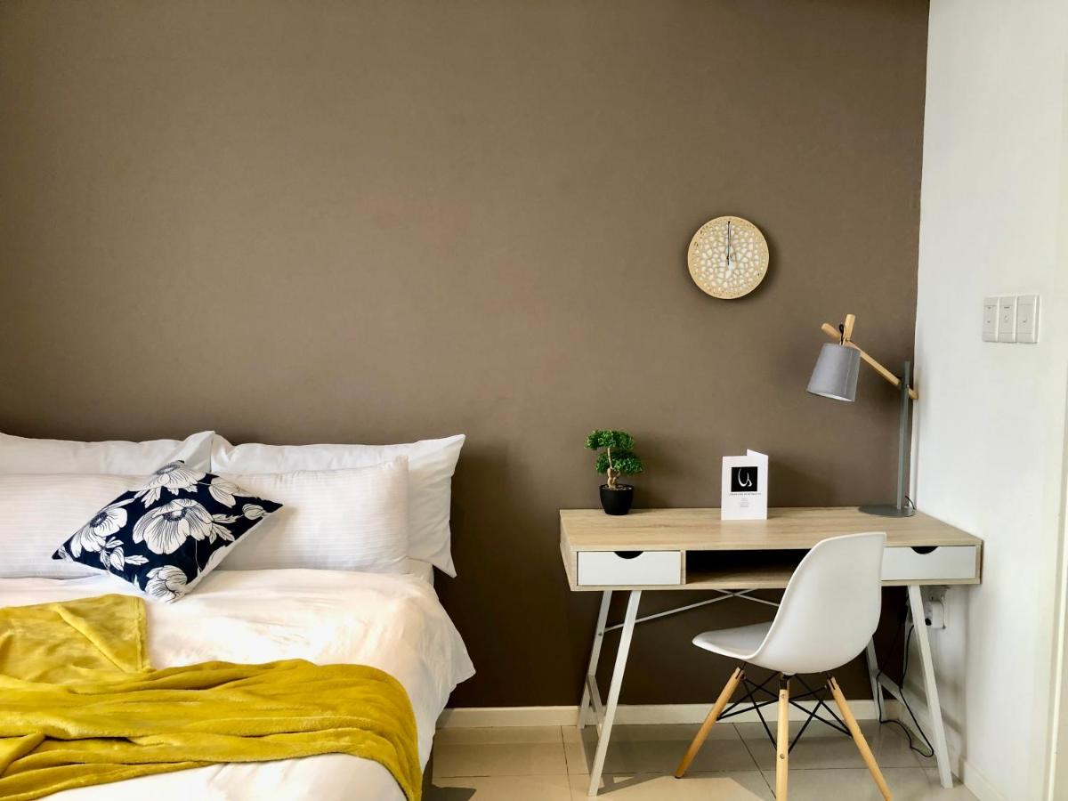 Urban Awe Apartment: iTowers 21st Floor - Housity