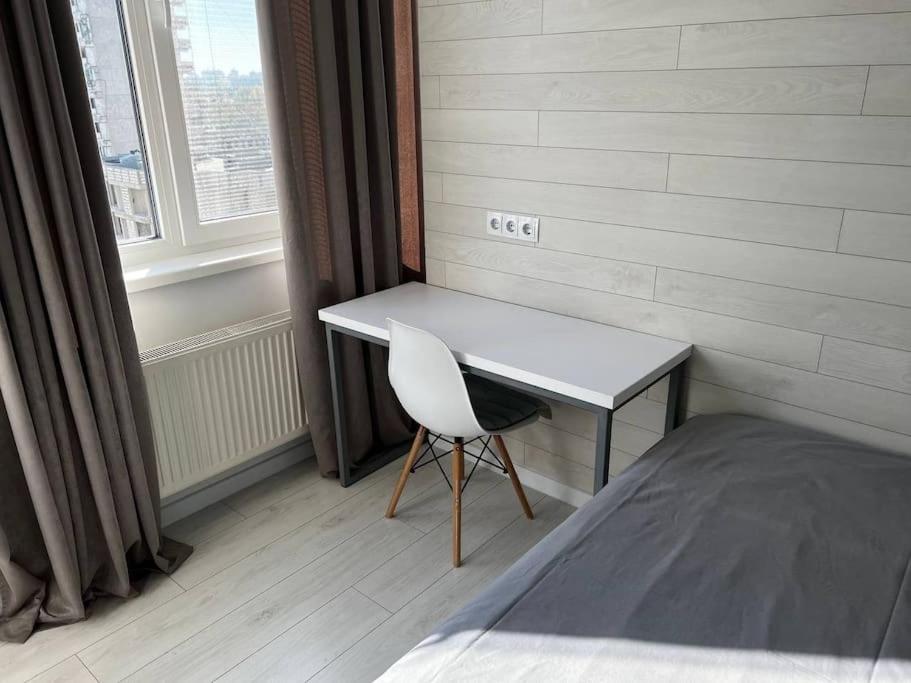 Business Double Room Lux Apartment in the Center - Housity